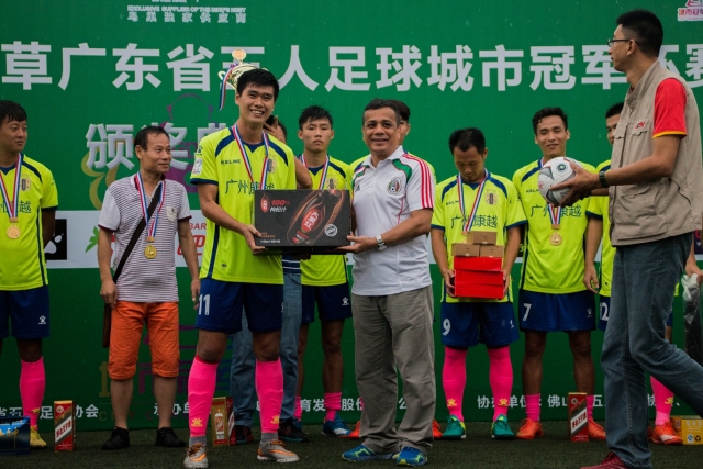 科隆天才门将即将加盟拜仁 签约至2030年